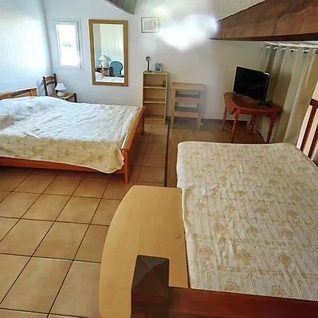 Climatisée Avec Piscine, Parking Et Terrasse à 450m De La - Fr-1-607-17 *