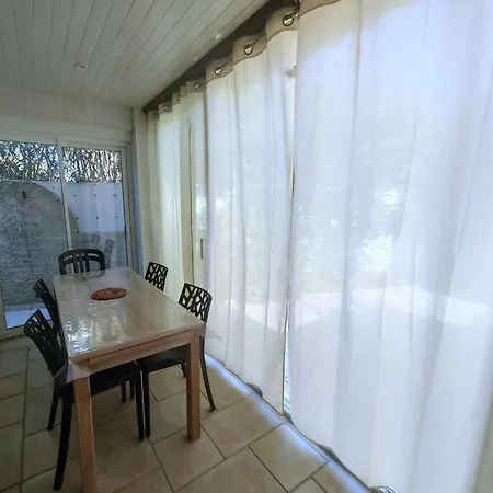 Casa vacanze Climatisée Avec Piscine, Parking Et Terrasse à 450m De La - Fr-1-607-17