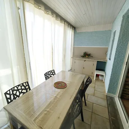 Climatisee Avec Piscine, Parking Et Terrasse A 450m De La - Fr-1-607-17 Casa de Férias Agde