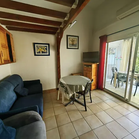 Casa de Férias Climatisee Avec Piscine, Parking Et Terrasse A 450m De La - Fr-1-607-17 Agde