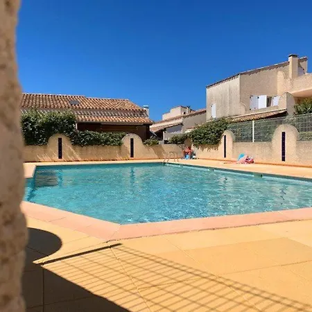 Climatisée Avec Piscine, Parking Et Terrasse à 450m De La - Fr-1-607-17 Agde